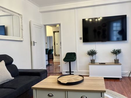 Seymour Street, London - Photo 3