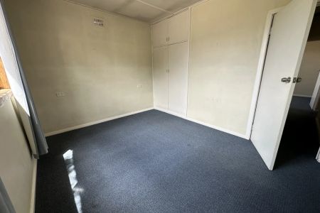 Cosy 3 bedroom home in Cooma North - Photo 2