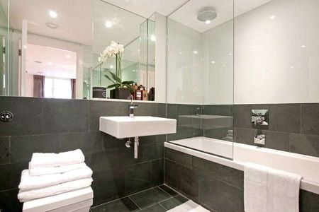 This three bedroom apartment is available on a furnished or unfurnished basis in the brand new development that is Moore House situated in The Grosvenor Waterside - Photo 5