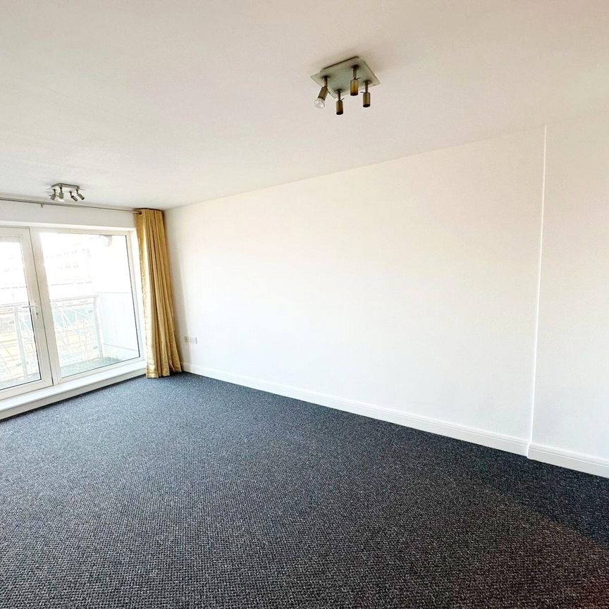 3 bedroom apartment to rent Royal Plaza, 2 Westfield Terrace, Sheffield, S1 - Photo 1