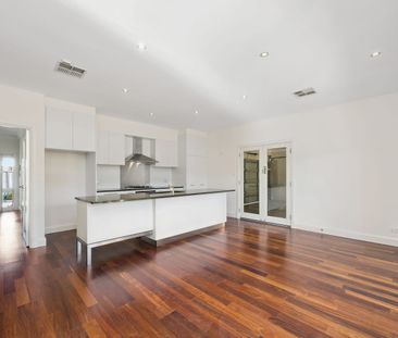 Find privacy: where modern living meets quiet surrounds - Photo 5
