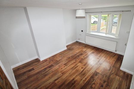 2 bedroom terraced house to rent - Photo 4