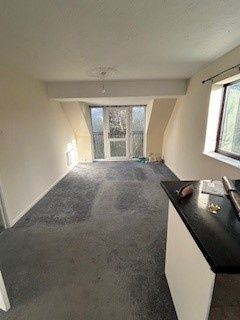 1 Bed Flat, Woodland Vale, SO19 - Photo 2