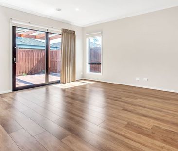 Modern Living - Photo 2