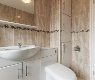 Scotts Green Close, Dudley - Photo 2