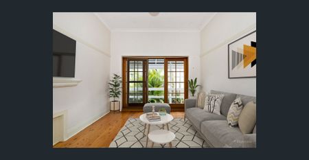 Spacious Garden Courtyard Apartment - Photo 3