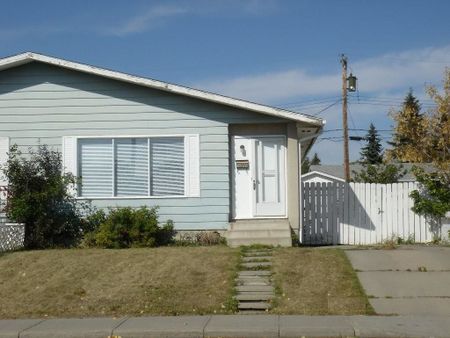 3212 16th AVE SE, Calgary - Photo 4