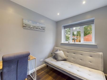 Graveney Road, Maidenbower - Photo 3