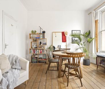 Price £2,400 pcm - Available 23/05/2026 - Unfurnished - Photo 3