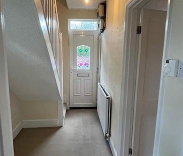 2 bedroom end of terrace house to rent - Photo 5