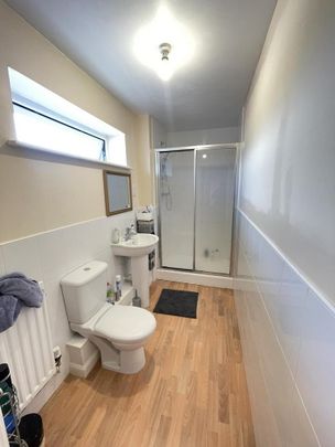 3 bedroom flat to rent - Photo 1