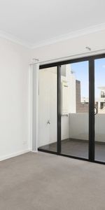 Modern Two-Bedroom Apartment in the Heart of Newtown - Photo 3