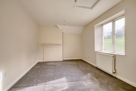 2 bedroom semi-detached house to rent - Photo 4