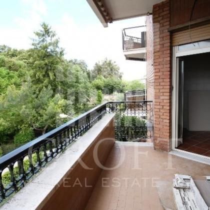 Monteverde Vecchio: Renovated, excellently located 2 bedroom + small studio, 2 baths, spacious double living-dining, terrace and balcony. Bright, silent, direclty in front of park, near all shops, services and center - REF 1754 - Photo 5