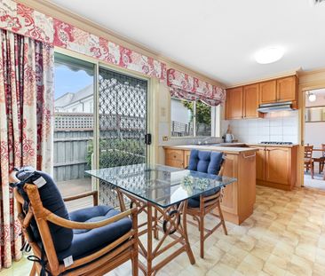 Large but low maintenance single level villa! - Photo 4