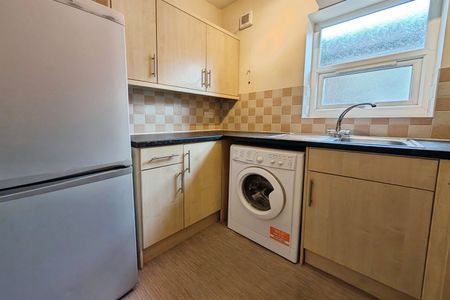 Emsworth Road, SO15 - Photo 5