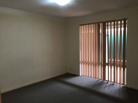 "Well presented Unit in a Secure Complex" - Photo 3