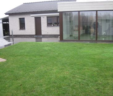 Goed gelegen, eigentijdse bungalow. - Foto 4