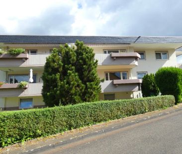Modernisierte 2-Zimmer-Wohnung mit großem Sonnenbalkon in ruhiger L... - Foto 1