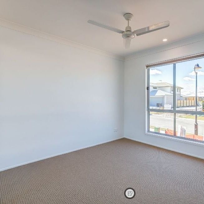 Contemporary 4-Bedroom Family Home in Park Ridge - Photo 1