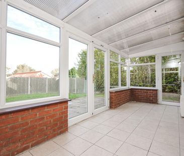 3 bedroom semi-detached house to rent - Photo 2