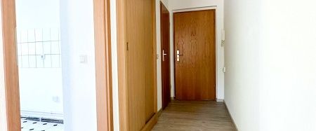 2-Raum-Wohnung mit Balkon im gepflegten Wohngebiet in Geyer! - Photo 1