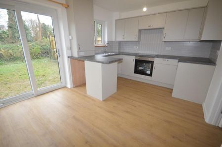 2 bedroom end of terrace house to rent - Photo 4