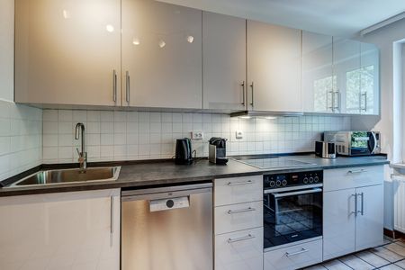 Nice 2-room apartment near Rotkreuzplatz for rent - Photo 4