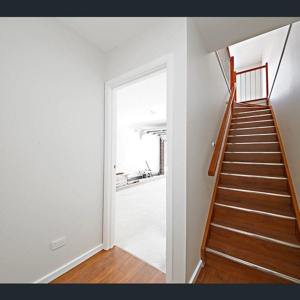 Modern 2-Bedroom Townhouse in St Albans - $530/week - Photo 1