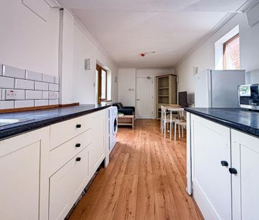 1 bedroom semi-detached house to rent - Photo 5