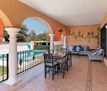 Detached Villa in Elviria - Photo 2