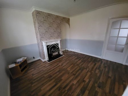 Overthorpe Avenue, Dewsbury - Photo 2