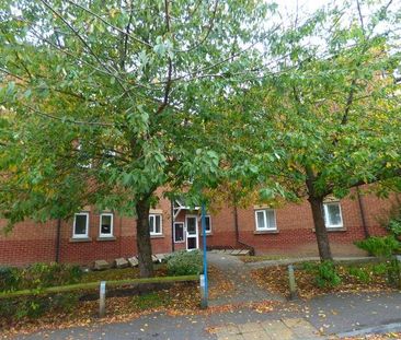 Beeston Court, Laindon, Basildon, SS15 - Photo 6