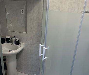 Room in a Shared House, Birstall Road, L6 - Photo 5