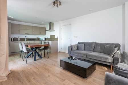 2 Bed Flat, Chancellor House, SE16 - Photo 3