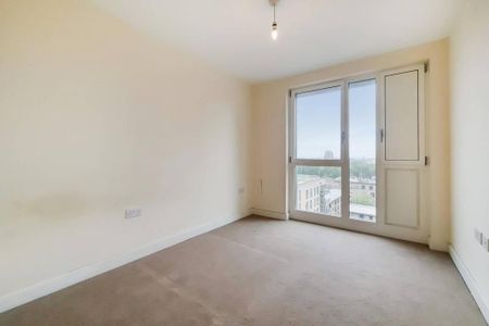 3 bedroom flat to rent - Photo 2
