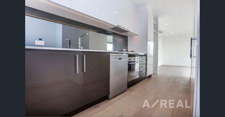 Top floor apartment with an extra reverse cycle in the bedroom. - Photo 5