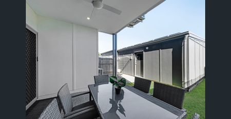 Modern Living in the Hearth of Mango Hill - Photo 3