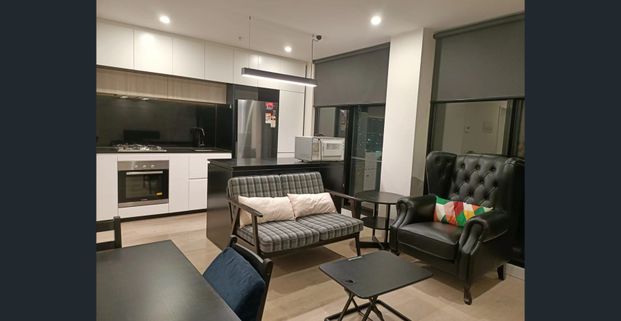 Fully Furnished 2 bedrooms modern apartment ( Opposite Crown ) - Photo 1