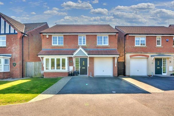 4 bedroom detached house to rent - Photo 1