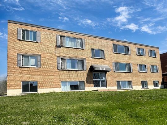 Hillside Apartments - PARKING SPACE, HEAT & WATER INCLUDED - Photo 1