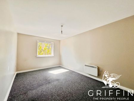 Lansdowne Road, Tilbury, RM18 - Photo 5