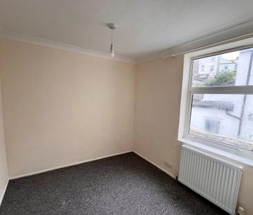 4 bedroom terraced house to rent - Photo 5