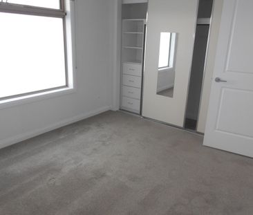 Stylish, Low-Maintenance Living in a Prime Preston Location - Photo 3
