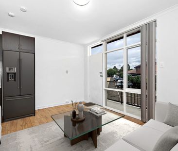 Bright & Private Apartment Moments from Transport & Shops! - Photo 1