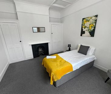 3 bedroom semi-detached house to rent - Photo 4