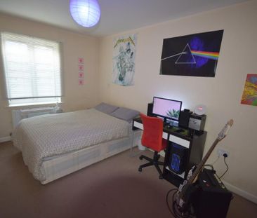 3 bedroom flat to rent - Photo 5