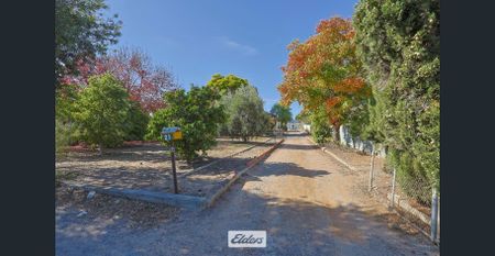 Character Home close to shops - Photo 5