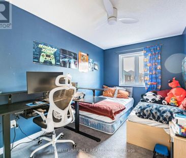 3 DORIS PAWLEY CRESCENT - Photo 5