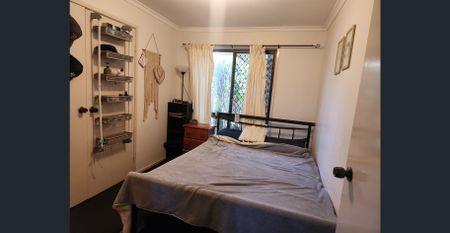 Spacious 3-Bedroom Home in the Heart of Carrara - Photo 5